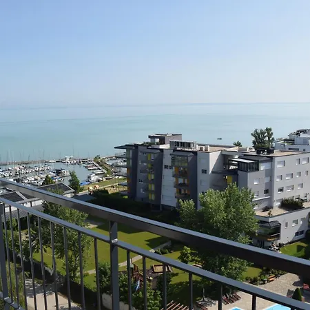 Cadet 1005 Apartman *